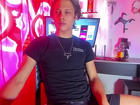 LilOwen  online show from June 2026 08:30:02 PM