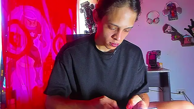 LilOwen  online show from June 2026 04:46:01 PM