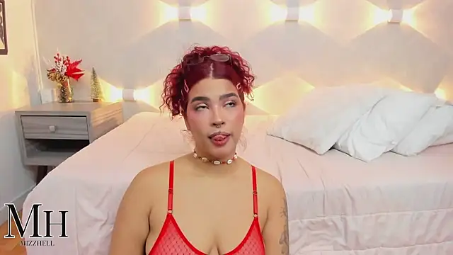 Snapshot of MizzHell chatting on December 2025 03:56:02 AM MizzHell online show from December 2025 03:56:02 AM