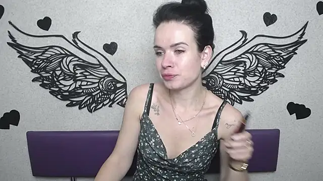 JasmineKouch online show from October 2025 05:11:02 PM