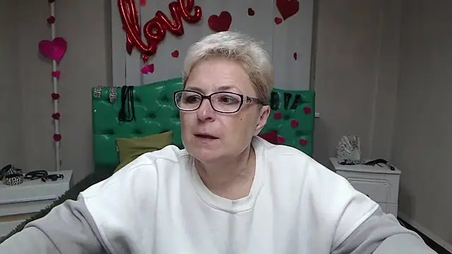 EmiliaGree online show from September 2025 05:07:02 PM