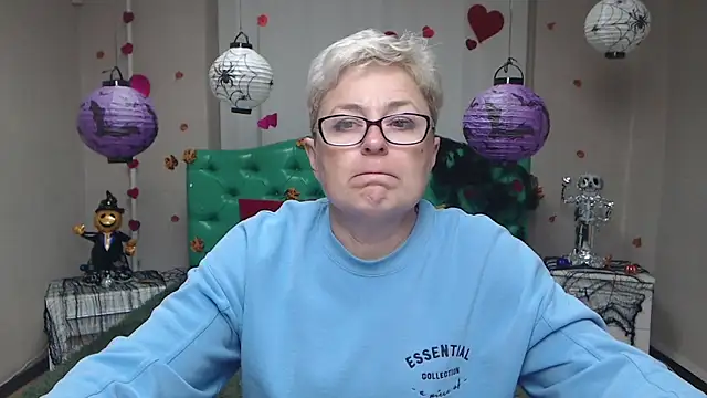 EmiliaGree online show from October 2025 05:04:02 AM