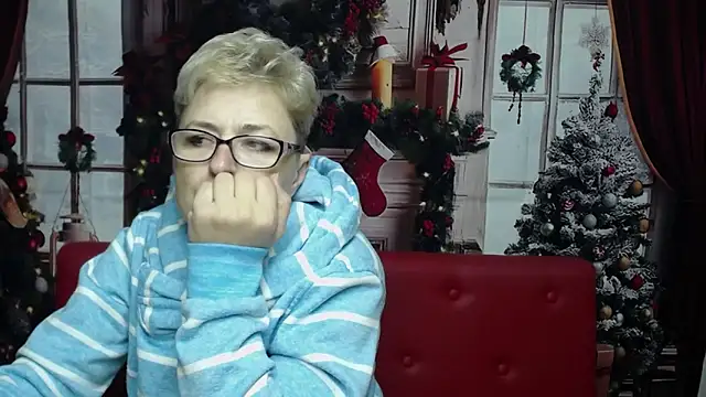 Snapshot of EmiliaGree chatting on December 2025 06:14:01 PM EmiliaGree online show from December 2025 06:14:01 PM