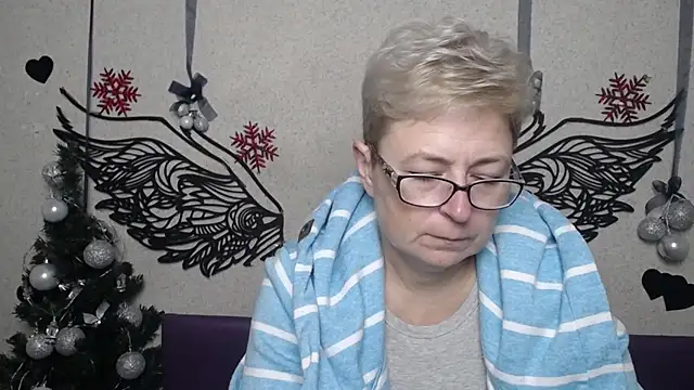 Snapshot of EmiliaGree chatting on January 2026 06:21:02 PM EmiliaGree online show from January 2026 06:21:02 PM