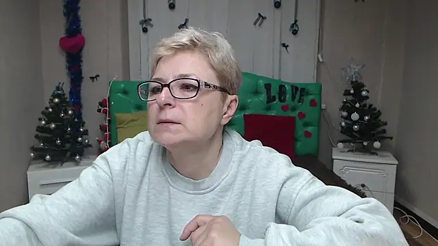 Snapshot of EmiliaGree chatting on January 2026 06:02:02 PM EmiliaGree online show from January 2026 06:02:02 PM