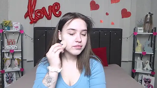 LauraHlot online show from February 2025 06:11:01 PM