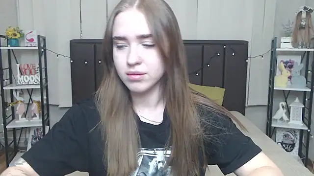 LauraHlot online show from September 2025 05:44:01 AM