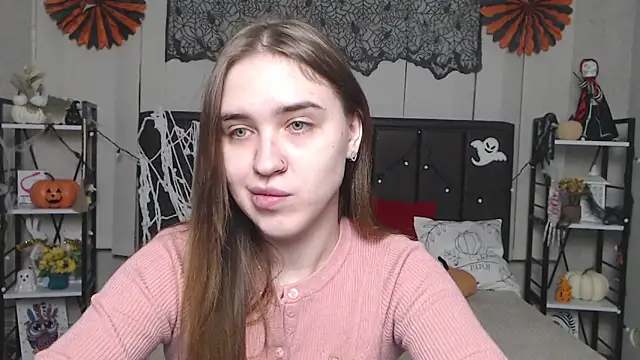 LauraHlot online show from November 2025 06:39:01 PM