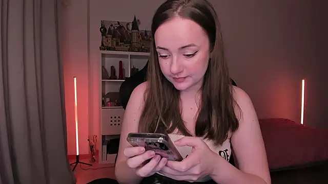 WalkingGirl online show from January 2025 07:00:02 PM