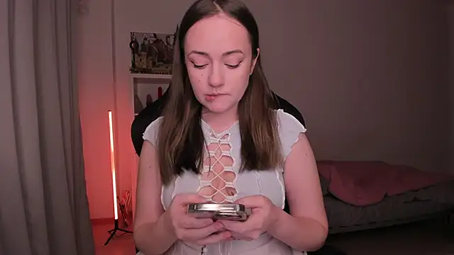 WalkingGirl online show from February 2025 06:42:02 PM