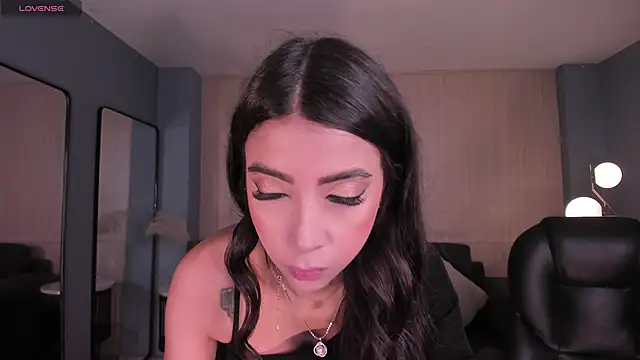 ValeriaVelvet online show from May 2026 12:10:01 PM