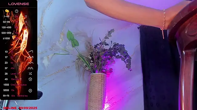 Karla-Ebony online show from September 2025 02:16:01 PM