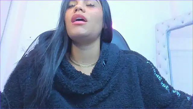 Snapshot of silvana__miller chatting on March 2025 01:27:02 AM silvana miller online show from March 2025 01:27:02 AM