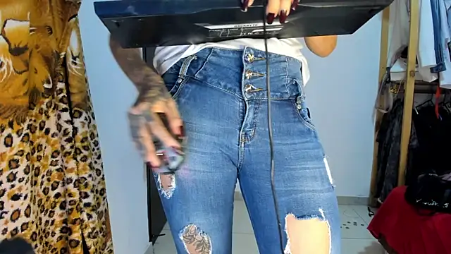 Charllote23 online show from March 2025 06:36:02 AM