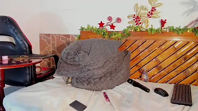 Snapshot of Scarlett_diaz17 chatting on December 2024 02:57:02 PM Scarlett diaz17 online show from December 2024 02:57:02 PM