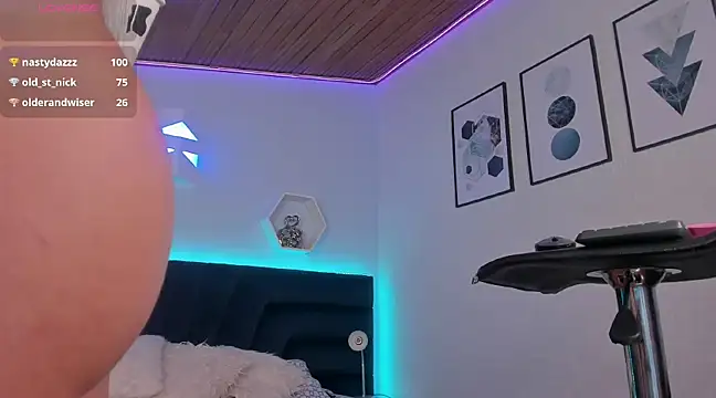  gia rose online show from February 2025 08:59:02 PM