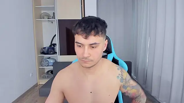 MatMalonne online show from December 2024 01:49:02 PM