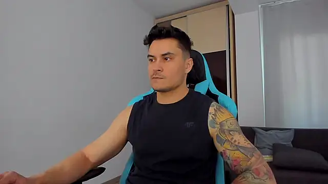 MatMalonne online show from January 2025 11:48:01 AM