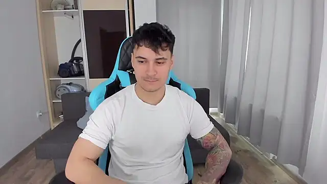 MatMalonne online show from February 2025 07:02:02 AM