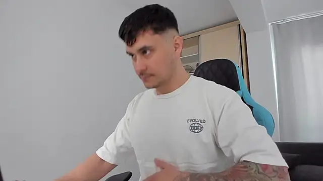 MatMalonne online show from February 2025 10:50:01 AM