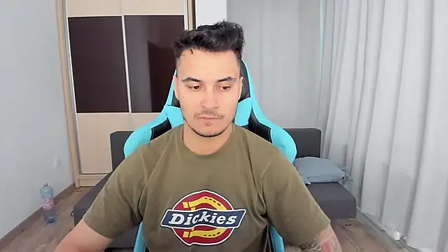 MatMalonne online show from October 2025 07:01:02 AM