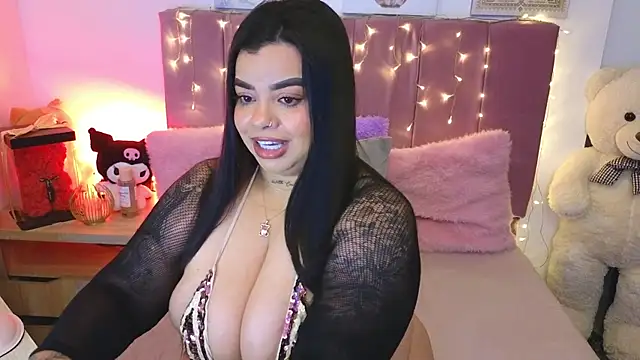 MiahJoness online show from May 2026 10:06:02 PM