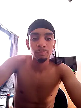 Snapshot of 29YOURZ_28_ chatting on December 2024 02:35:02 PM 29YOURZ 28 online show from December 2024 02:35:02 PM