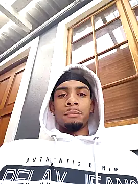 Snapshot of 29YOURZ_28_ chatting on December 2024 03:43:02 PM 29YOURZ 28 online show from December 2024 03:43:02 PM