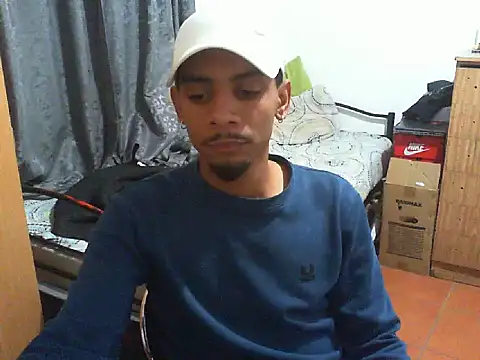 Snapshot of 29YOURZ_28_ chatting on September 2025 06:13:02 PM 29YOURZ 28 online show from September 2025 06:13:02 PM