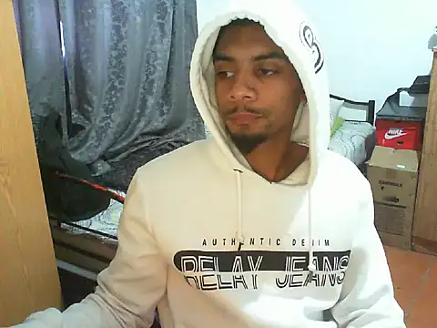 Snapshot of 29YOURZ_28_ chatting on October 2025 08:34:02 AM 29YOURZ 28 online show from October 2025 08:34:02 AM