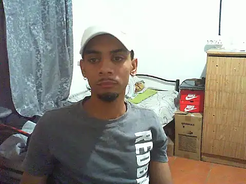 Snapshot of 29YOURZ_28_ chatting on November 2025 07:23:02 PM 29YOURZ 28 online show from November 2025 07:23:02 PM