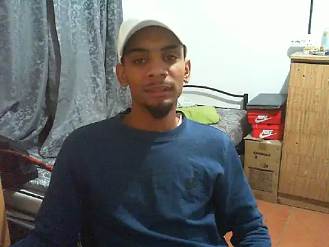 Snapshot of 29YOURZ_28_ chatting on December 2025 08:38:01 PM 29YOURZ 28 online show from December 2025 08:38:01 PM