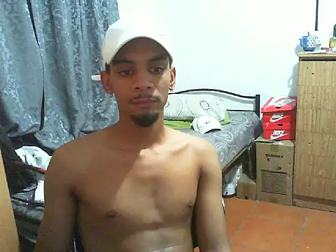 Snapshot of 29YOURZ_28_ chatting on December 2025 06:13:02 PM 29YOURZ 28 online show from December 2025 06:13:02 PM