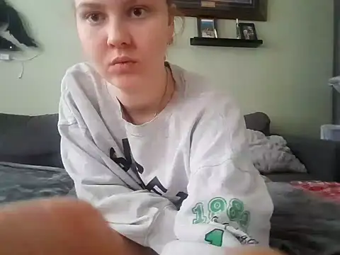 Ryan and Aurora online show from January 2025 08:37:01 AM