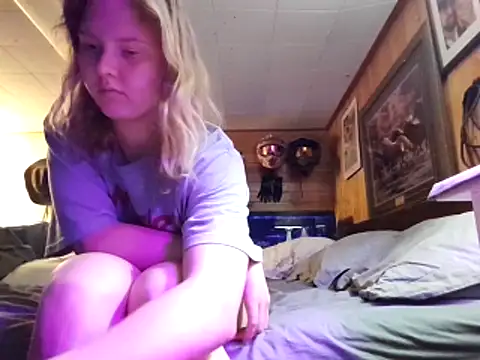 Ryan and Aurora online show from April 2026 12:21:01 PM