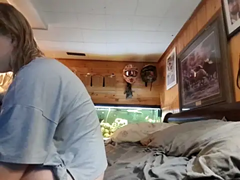 Snapshot of Ryan_and_Aurora chatting on June 2026 01:00:02 PM Ryan and Aurora online show from June 2026 01:00:02 PM