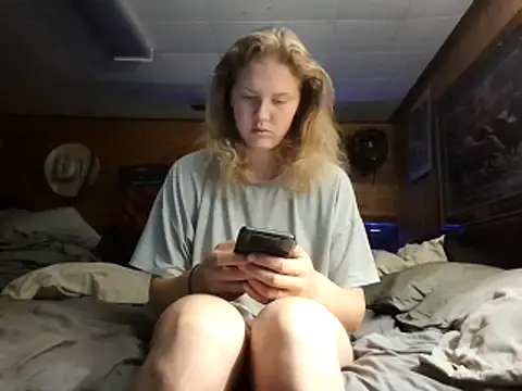 Snapshot of Ryan_and_Aurora chatting on June 2026 01:42:01 PM Ryan and Aurora online show from June 2026 01:42:01 PM