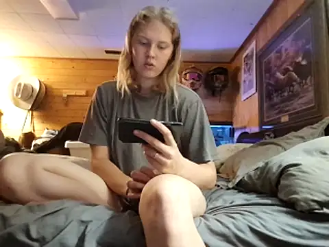 Snapshot of Ryan_and_Aurora chatting on June 2026 10:01:02 PM Ryan and Aurora online show from June 2026 10:01:02 PM