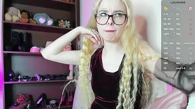 MisssLola online show from February 2025 01:20:01 PM