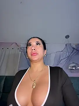 kiim taaylor online show from January 2026 02:49:02 AM