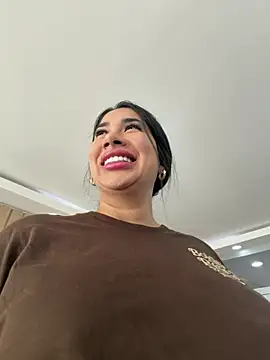 kiim taaylor online show from May 2026 06:39:01 PM