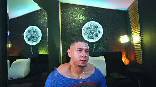 MassimoWalton2 online show from March 2025 01:18:02 PM