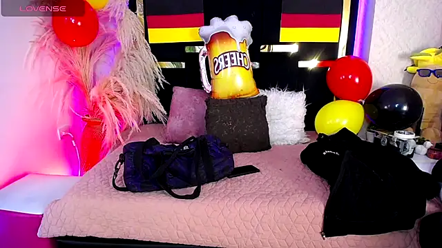 Snapshot of Bunny_O chatting on September 2025 08:32:02 PM Bunny O online show from September 2025 08:32:02 PM