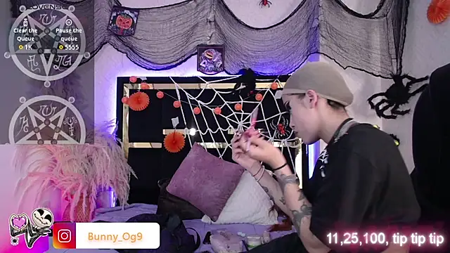 Snapshot of Bunny_O chatting on October 2025 08:49:02 PM Bunny O online show from October 2025 08:49:02 PM