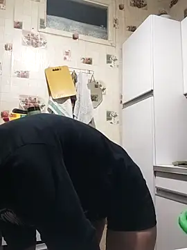 SweetLeila40 online show from November 2025 12:00:01 AM