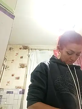 SweetLeila40 online show from May 2026 07:52:01 PM