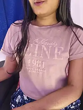 Snapshot of yhona_darling chatting on May 2026 01:30:02 PM yhona darling online show from May 2026 01:30:02 PM