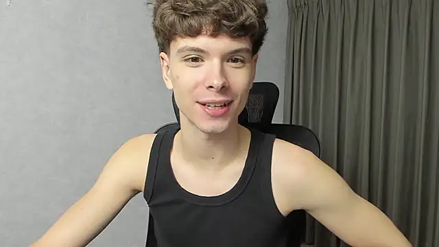 Snapshot of calvin_love_you chatting on February 2026 05:14:01 PM calvin love you online show from February 2026 05:14:01 PM