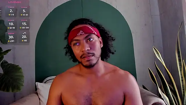 Snapshot of noah_jones__ chatting on December 2025 05:43:02 PM noah jones online show from December 2025 05:43:02 PM