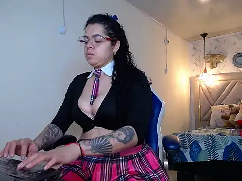 alexa-cooper- online show from September 2025 03:00:02 PM